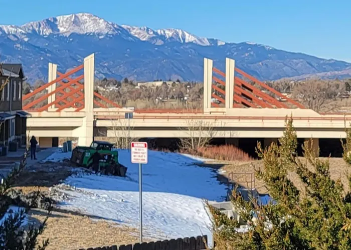 Gorgeous Pikes Peak Views, Fireplace & 3-Bedrooms
